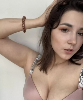 Зарина, 19 лет, 3 размер груди